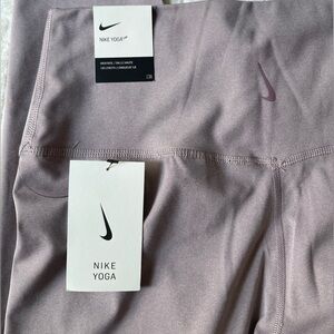 Nike Lavender Active Leggings (L)
